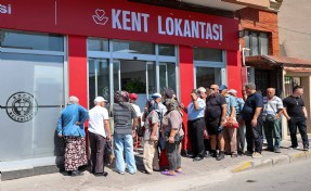 Bir ekmek 15 lira, Buca’da 4 çeşit yemek 50 lira