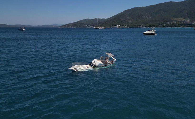 Bodrum’da 10 metrelik ahşap tekne battı