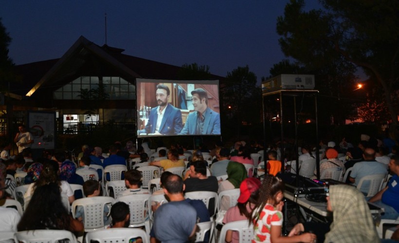 Bornova’da yaz akşamlarına sinema büyüsü