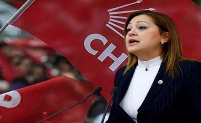 Burcu Köksal'dan o iddialara net yanıt: 'Kapıdan kovsalar bacadan girerim!'