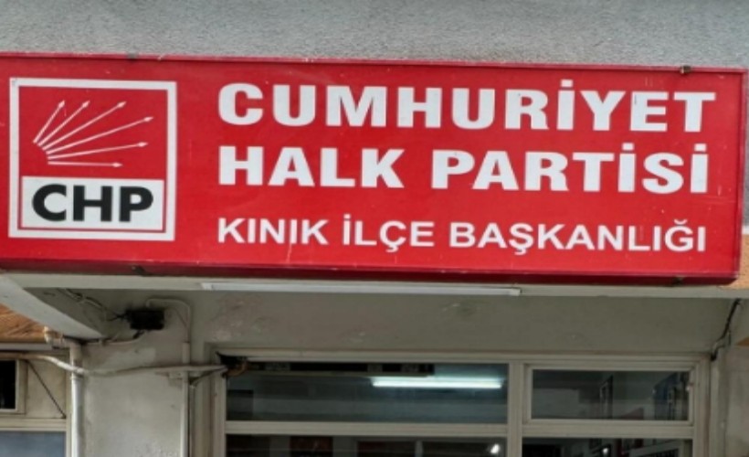 CHP Kınık’ta anlaşmazlık sürüyor: Gençlik Kolları Başkanı da istifa etti