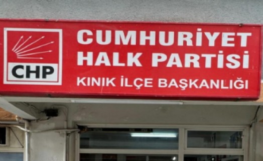 CHP Kınık’ta anlaşmazlık sürüyor: Gençlik Kolları Başkanı da istifa etti