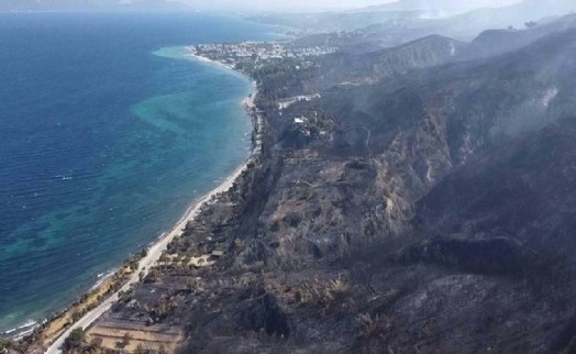 Çanakkale kül oldu: Yangının büyüklüğü uydulara yansıdı