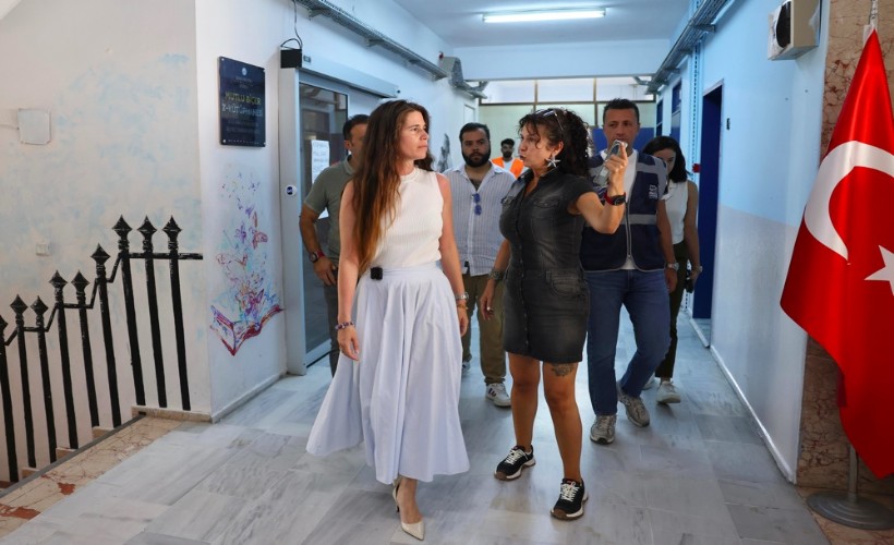 Çeşme Belediyesinden okullarda yenileme çalışması