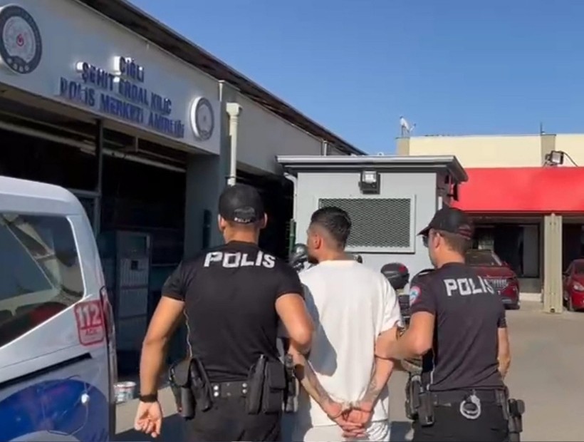 Cinayet suçundan aranıyordu: Denetimde yakayı ele verdi!