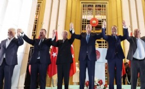 Cumhur bir ayda mum gibi eridi, sadece 3 parti yükselişe geçti