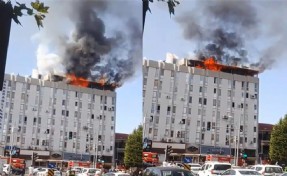 Denizli'de korkutan yangın; 1 kişi yaralandı, 2 kişi dumandan etkilendi