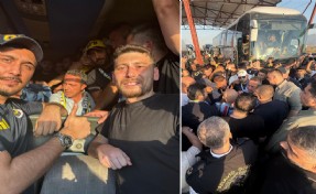 Fenerbahçe Başkanı Ali Koç taraftarlarla stada geldi