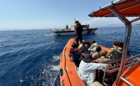 Fethiye'de mahsur kalan 24 kaçak göçmen kurtarıldı