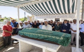 Foça'nın efsane başkanının oğlu, son yolculuğuna uğurlandı