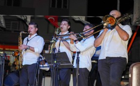 Gaziemir’de yaz akşamları müzikle renkleniyor