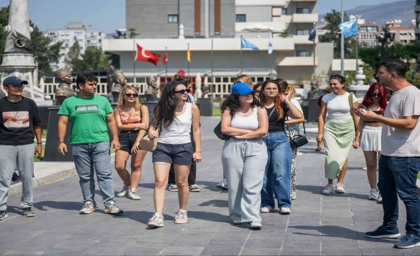 Genç peyzajcılar Bornova'nın tarihi meydanında buluştu