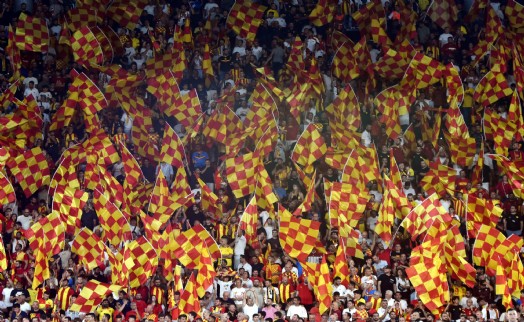 Göztepe taraftarından görsel şov
