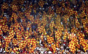 Göztepe taraftarından görsel şov
