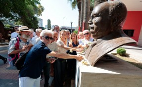'İzmir Baba' Konak’ta anıldı