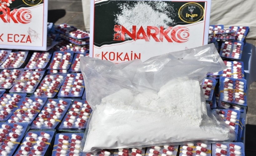 İzmir'de zehir tacirlerine geçit yok: 130 şüpheli tutuklandı!