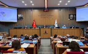 İzmir’in çöp krizi Meclis gündeminde: ‘Siyasi yaklaşırsak çözemeyiz!’