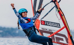 İzmirli Parla yine dünyanın zirvesinde
