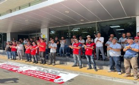 Karşıyaka Belediyesi işçi ve memurlarından iş bırakma eylemi