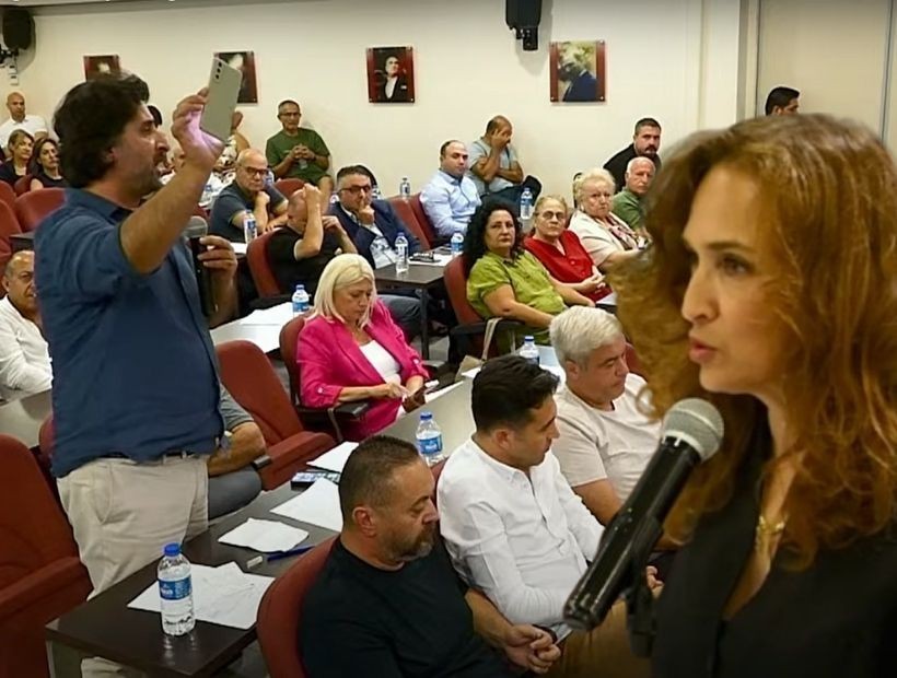 Karşıyaka'da AK Parti ile CHP arasında isim polemiği.. İZSU ve Büyükşehir'e 'kayıp su' ve 'destek' çıkışı