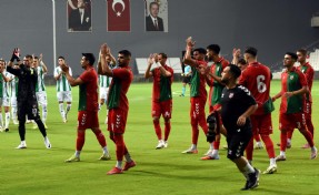 Karşıyaka sezonu gövde gösterisiyle açtı