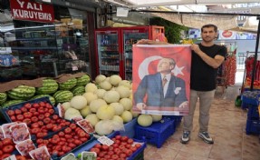 Konak Belediyesi’nden esnafa 30 Ağustos hediyesi
