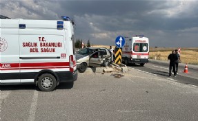 Kütahya’da iki otomobil çarpıştı; karı-koca yaralandı