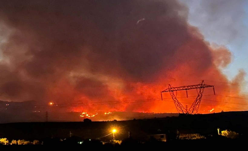 Manisa'da makilik alana sıçrayan yangın 16 saatte kontrol altına alındı!