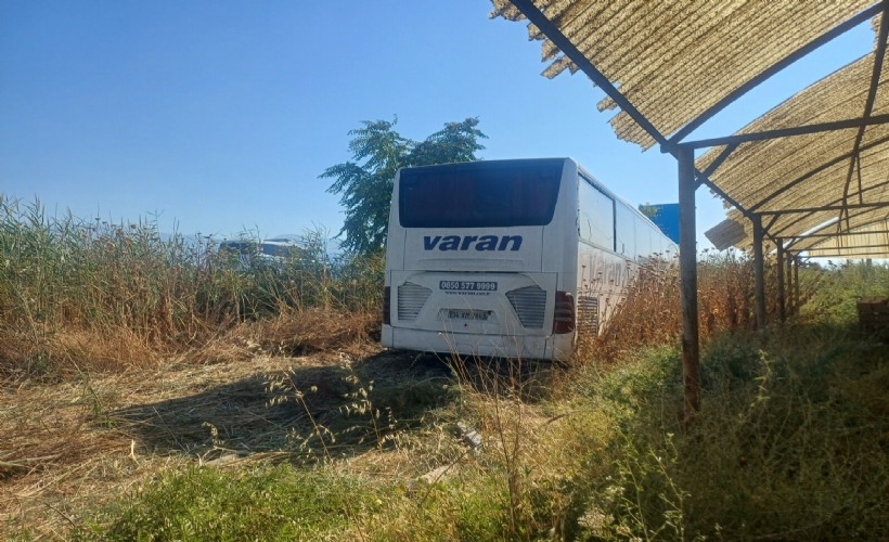 Manisa'da yolcu otobüsü fabrikanın bahçesine girdi: 3 yaralı