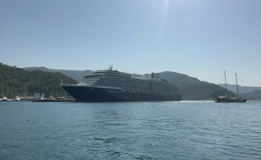 Marmaris'e denizden 2 bin 94 turist
