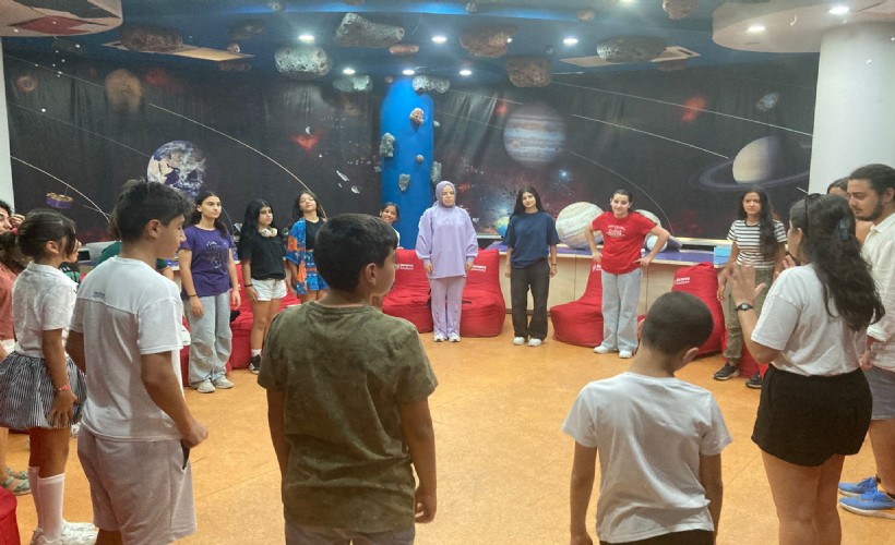 Minik kaşifler Bornova’da bilimin izinde