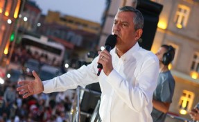 Özel saat 20.00'yi işaret etti, çağrı yaptı: 'Özlem Çerçioğlu' göndermesi dikkat çekti!