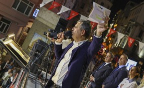 Özgür Özel: 9 dalga yaptınız. 90 dalga daha yapsanız, buradayız, ayaktayız