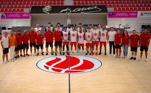 Petkimspor tam kadro parkede