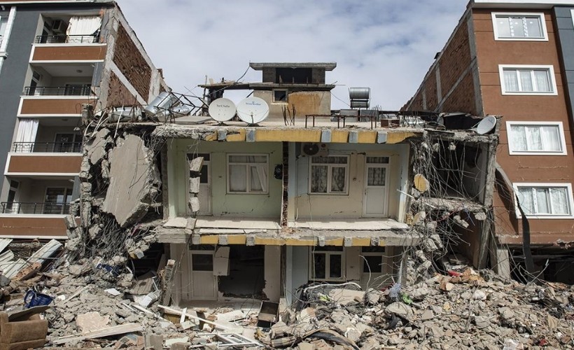 Sındırgı depremi sonrası 158 hasarlı konut tespit edildi: İzmir sınıfta kaldı!