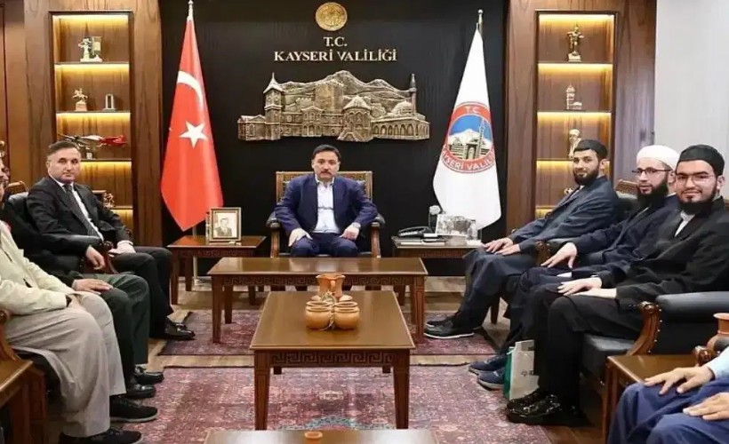 Tarikat ağırlayan vali sonrası tartışmalar büyüyor!