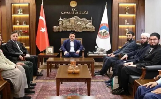 Tarikat ağırlayan vali sonrası tartışmalar büyüyor!