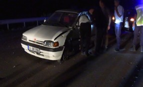 Tavşanlı’da iki otomobil çarpıştı; 5 kişi yaralandı!