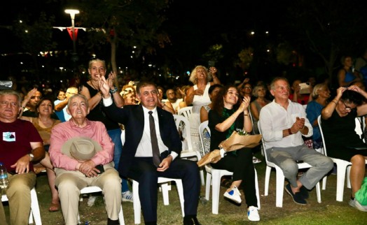 Tugay, Alaybey Mahalle Şenliği’ne katıldı