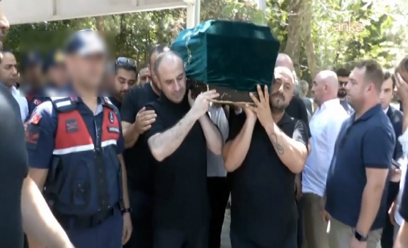 Tutuklu belediye başkan yardımcısına azılı suçlu muamelesi! Babasının cenazesine jandarma ile katılabildi