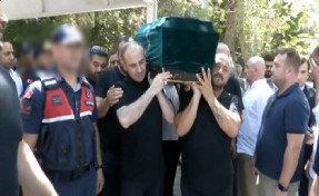 Tutuklu belediye başkan yardımcısına azılı suçlu muamelesi! Babasının cenazesine jandarma ile katılabildi