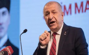 Ümit Özdağ masasındaki 'anketi' açıkladı: 'Zafer Partisi, kararsız oylar dağıtıldığında 7,6 görünüyor'