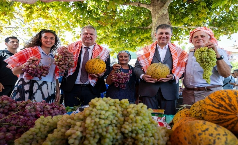 Urla’nın geleneksel bağbozumu şenliği renkli görüntülerle başladı