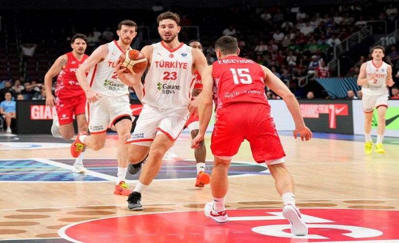 12 Dev Adam tarih yazdı: 24 yıl sonra yarı finaldeyiz