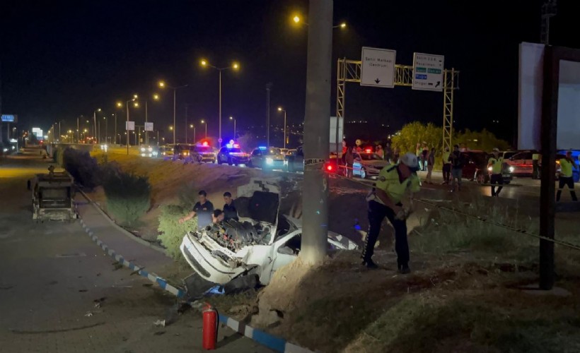 3 aracın karıştığı kaza kamerada; 1 ölü, 5 yaralı