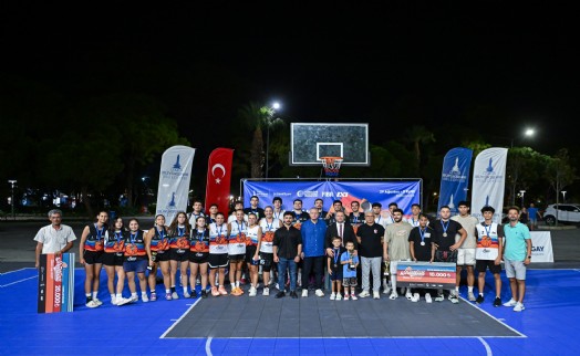 3x3 Streetball İzmir Cup 2025’te ödüller sahiplerini buldu