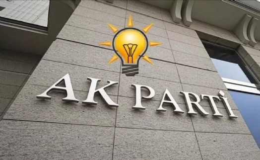 AK Parti'deki istifa krizinde 'merkezi kontrollü operasyon' iddiası