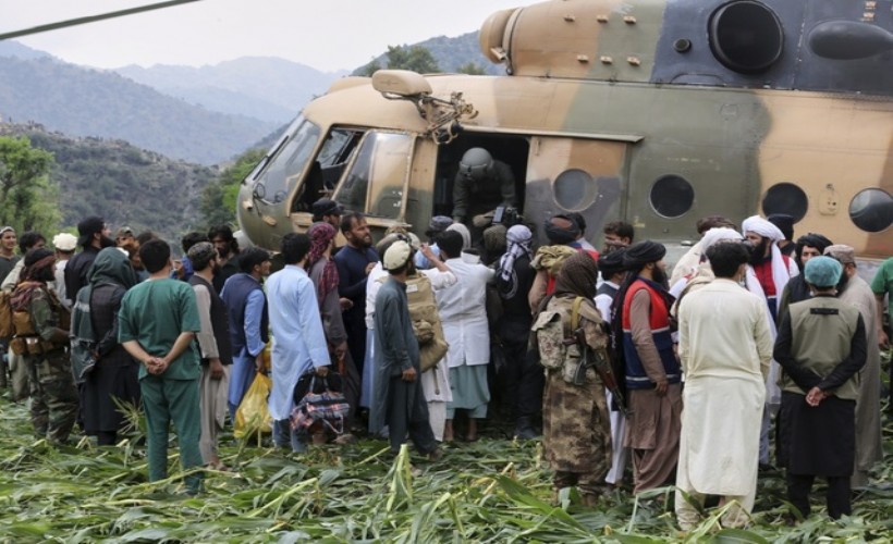 Afganistan'daki depremde ölü sayısı bini aştı