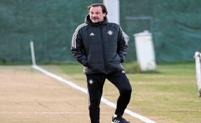 Altay'da favori Yusuf Şimşek