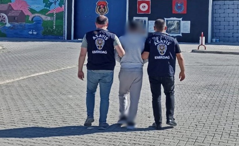 Aranan hükümlüyü polis yakaladı